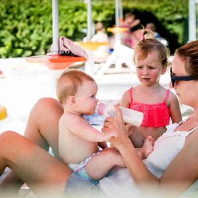 Ontspannen bij het zwembad