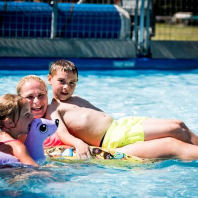 Zwemmen met de familie