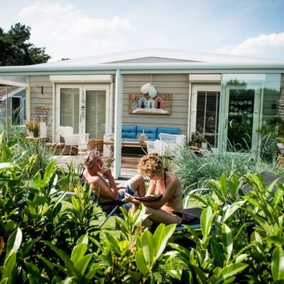 een woonkamer buiten